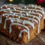 weiche Lebkuchen-Plätzchen mit Zuckerguss - featured image